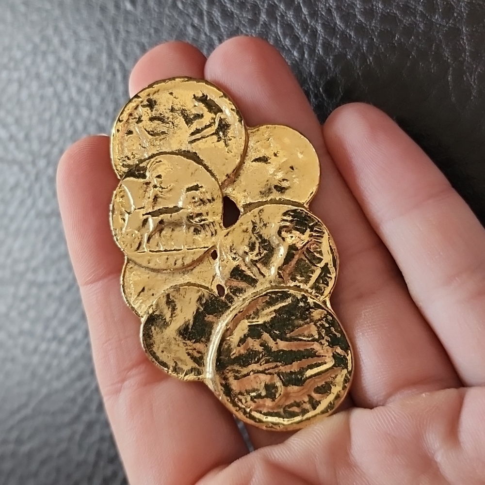 VTG brooch